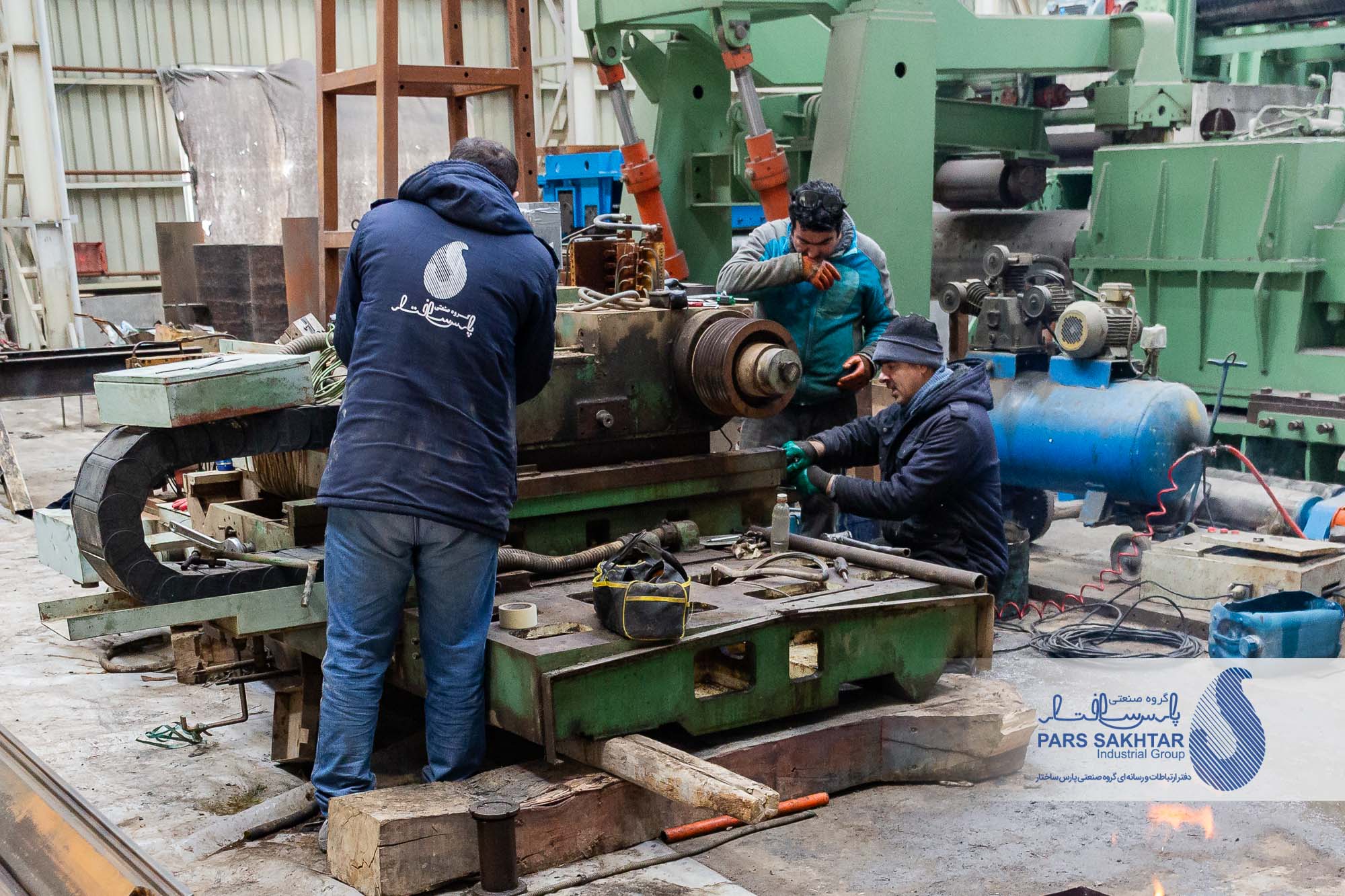 گزارش تصویری از ادامه عملیات احداث و استقرار ماشین آلات و تجهیزات مربوطه کارخانجات نورد سرد و گرم شرکت صنایع فولاد شهریار تبریز وابسته به گروه صنعتی پارس ساختار 💎پارس ساختار نماد تلاش و پویایی